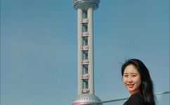 女生迈开腿打扑克又痛又痒怎么办